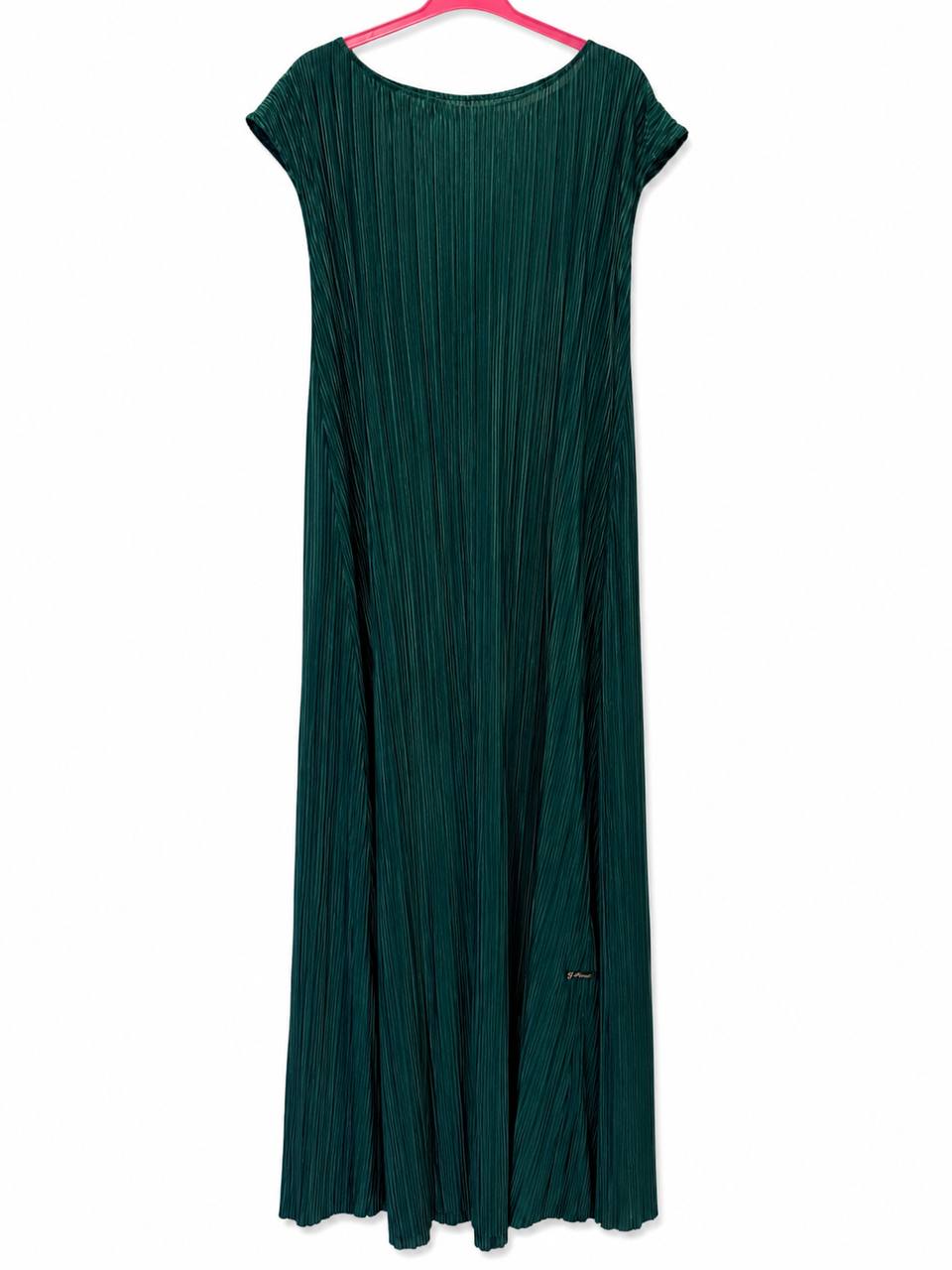Under abaya green