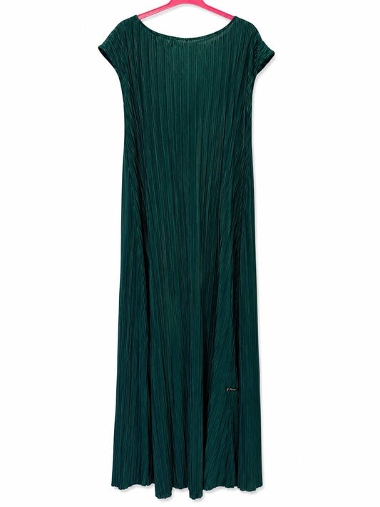 Under abaya green
